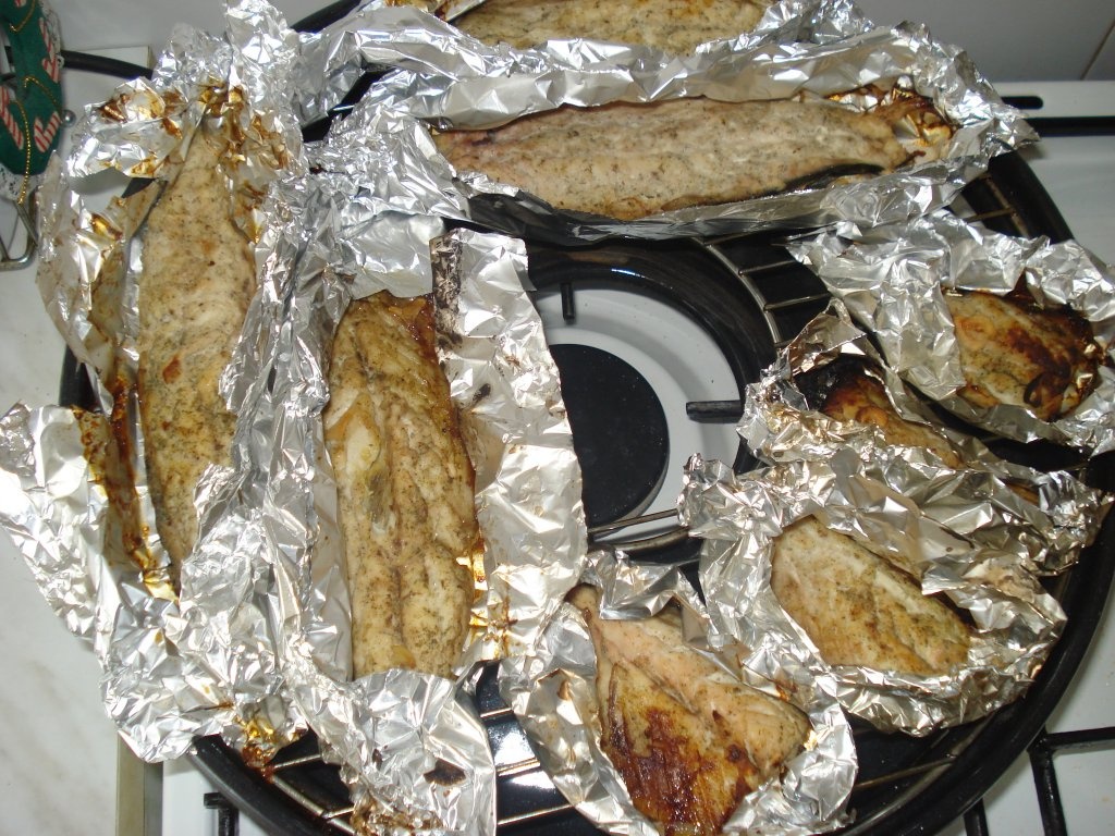 Peste la gratar cu sos de usturoi