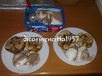 Mere coapte cu inghetata si scortisoara