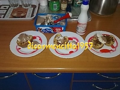 Mere coapte cu inghetata si scortisoara