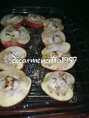 Mere coapte cu inghetata si scortisoara