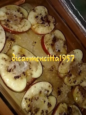 Mere coapte cu inghetata si scortisoara