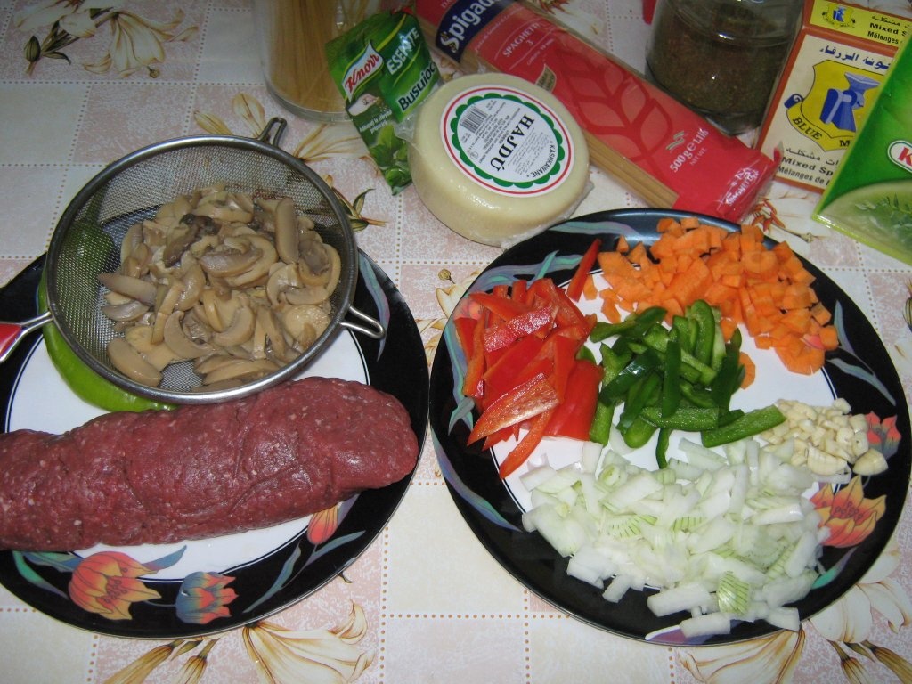 Spaghete cu sos Bolognese