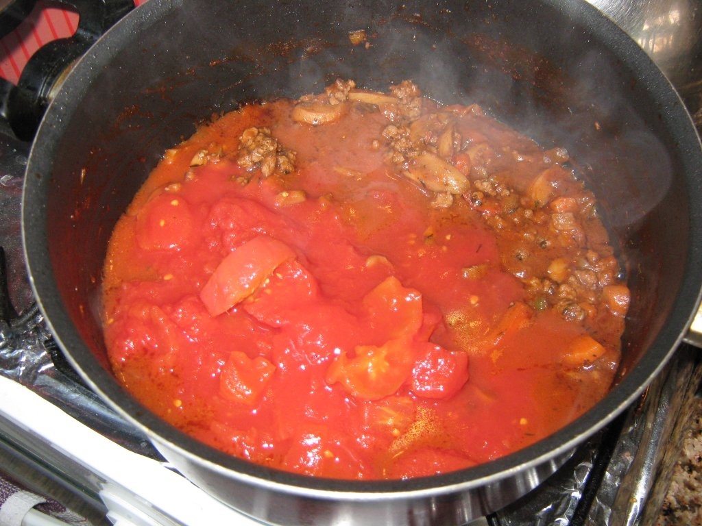 Spaghete cu sos Bolognese