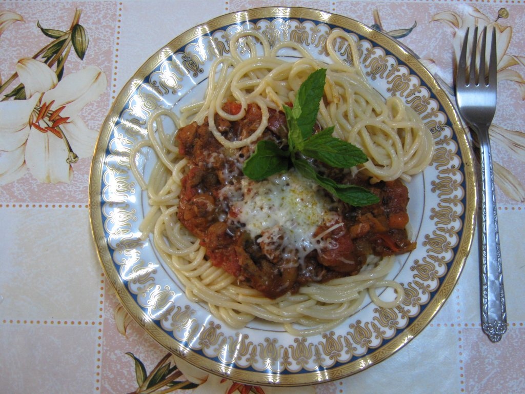 Spaghete cu sos Bolognese