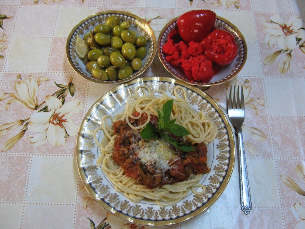 Spaghete cu sos Bolognese