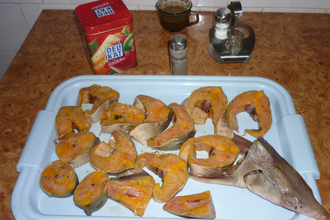 Sturion in crusta de pesmet cu malai