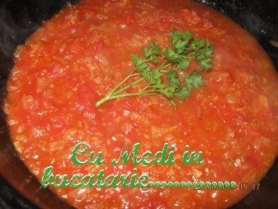 Paste integrale cu sos de rosii