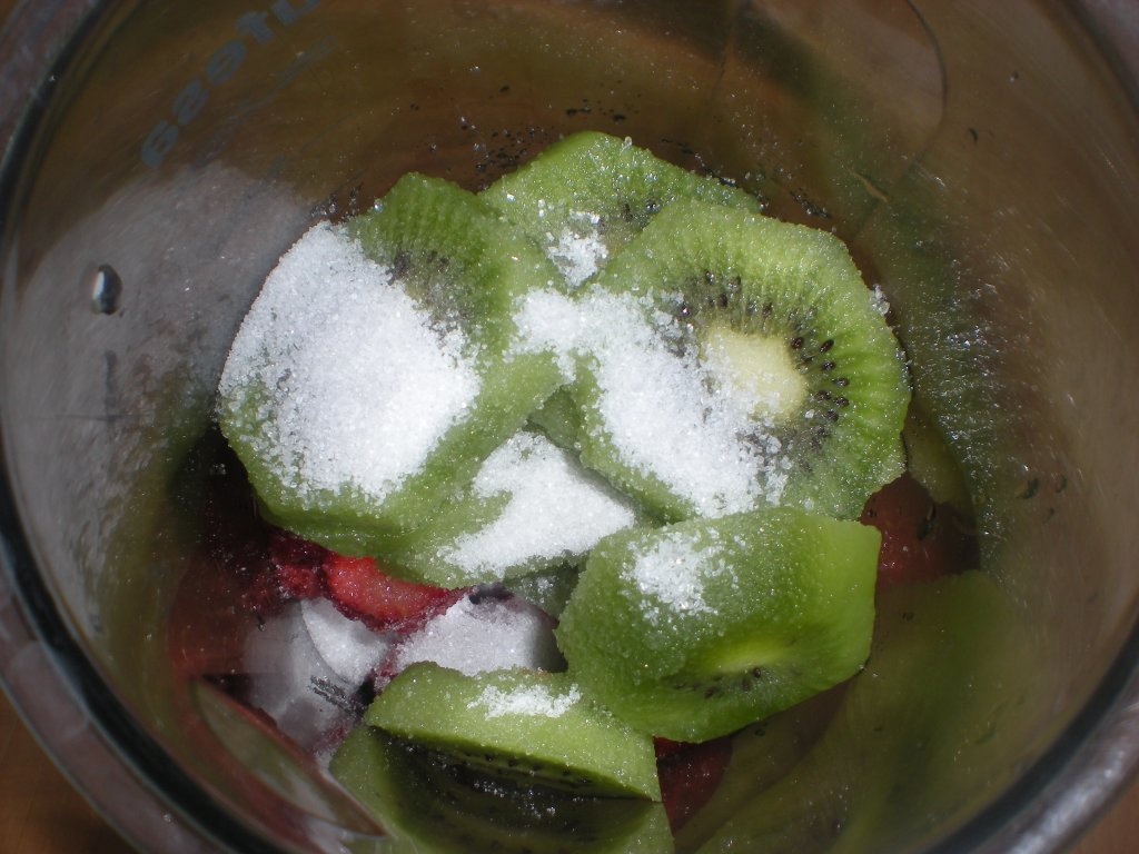 Milkshake de capsuni si kiwi