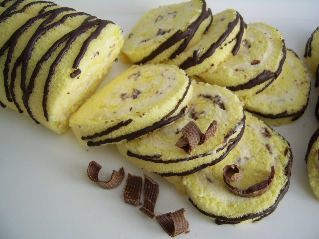 Rulada cu crema de vanilie