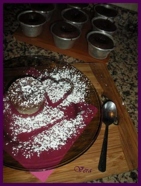 Muffins cu mijloc moale si  ciocolatos