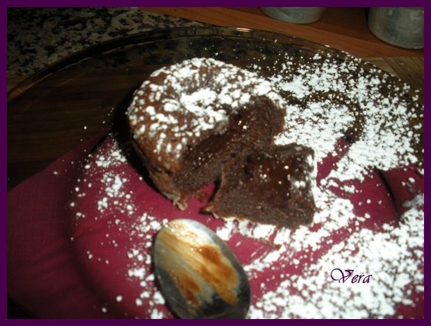 Muffins cu mijloc moale si  ciocolatos