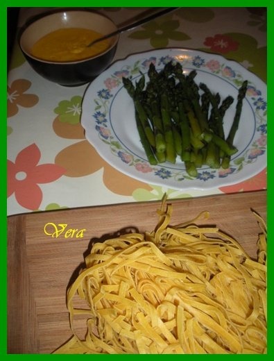 Taitei cu sparanghel si fontal