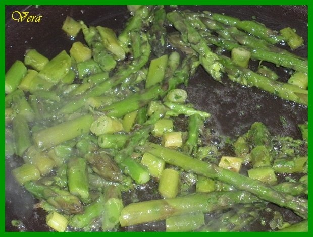 Taitei cu sparanghel si fontal