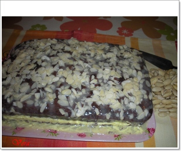 Pandispan cu migdale si chantilly