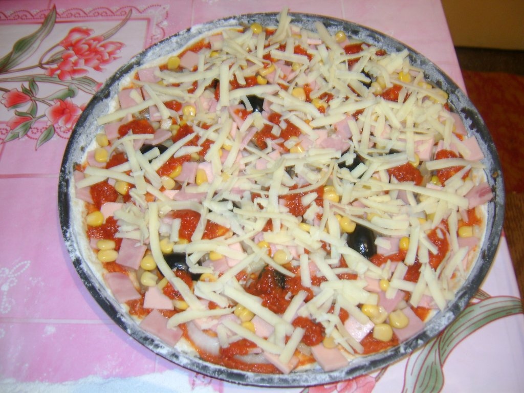 Pizza cu porumb