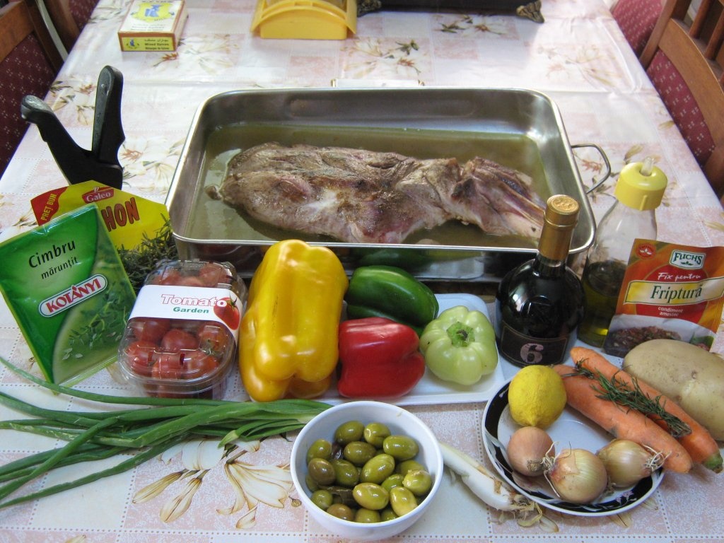 Friptura de miel la cuptor cu legume si masline verzi