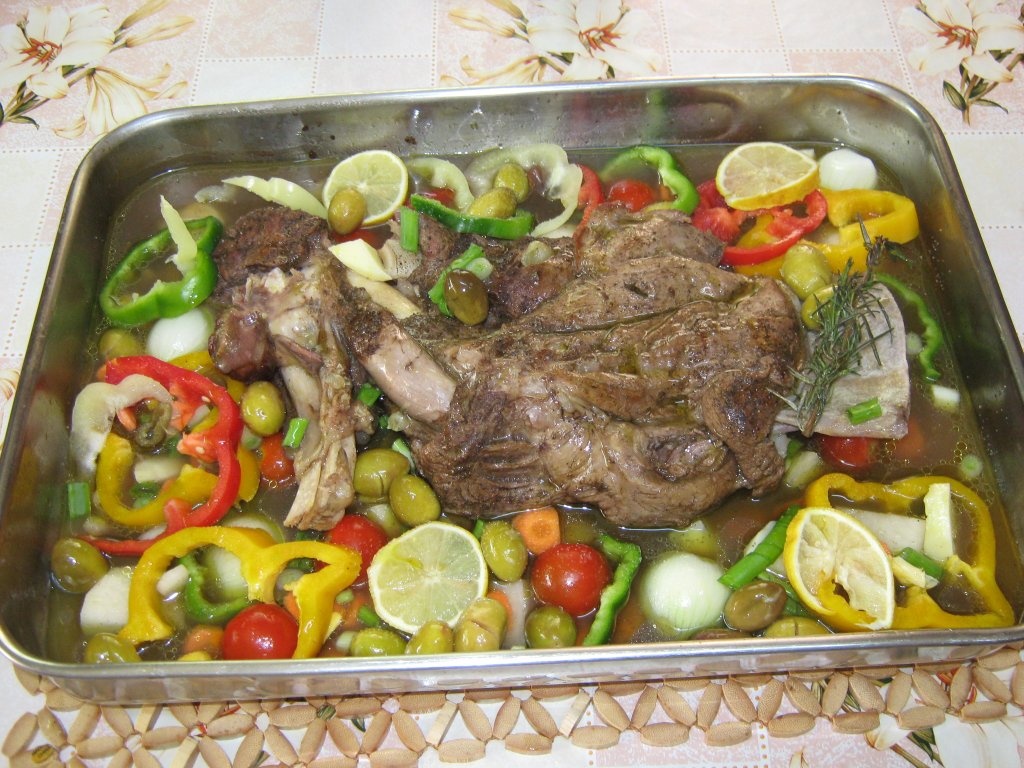 Friptura de miel la cuptor cu legume si masline verzi