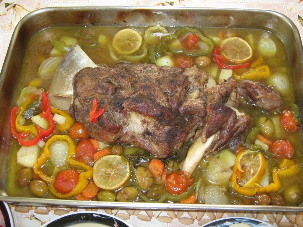 Friptura de miel la cuptor cu legume si masline verzi