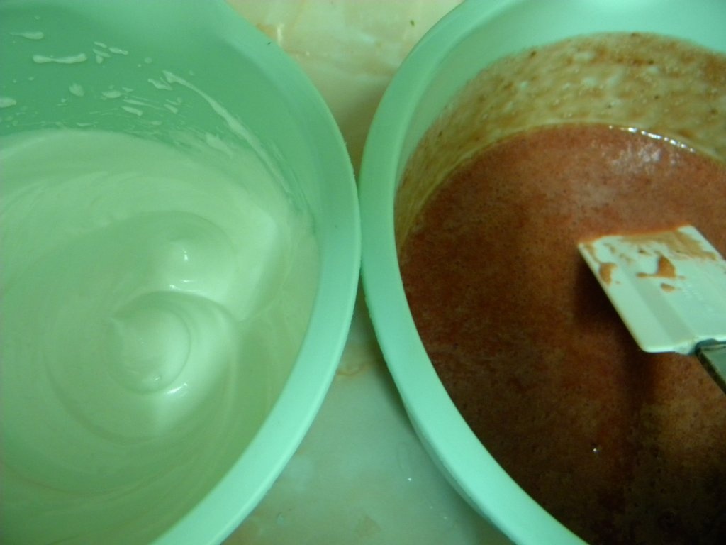 Tort cu spuma de capsuni