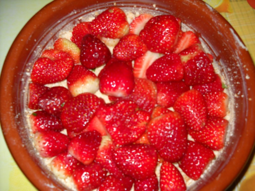 Prajitura cu branza si capsuni