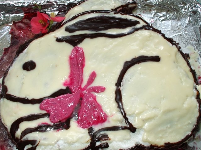 Tort Iepuras cu mure si ciocolata