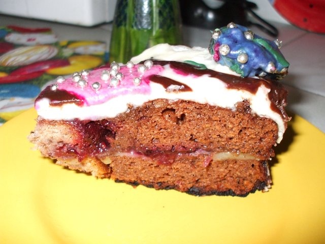 Tort Iepuras cu mure si ciocolata