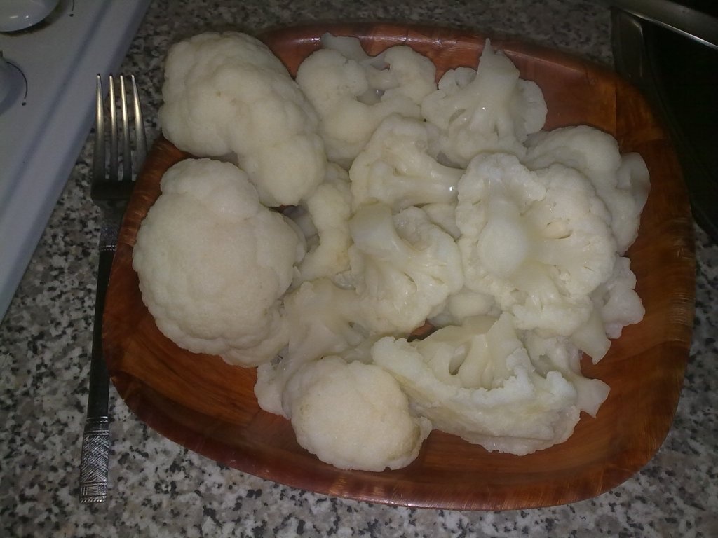 Garnitura din conopida pentru fripturi.