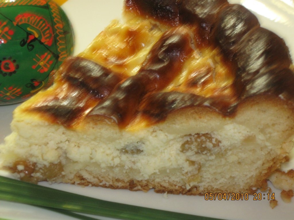 Pasca cu branza dulce si stafide