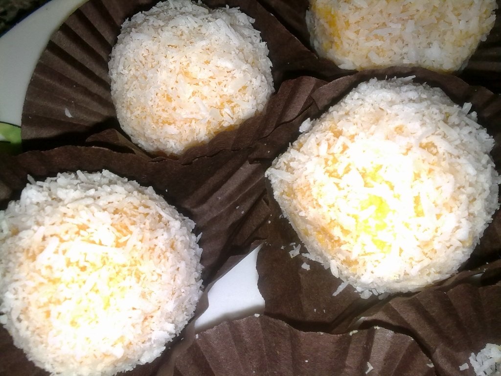 Rafaelo din cartofi  dulci si cocos.