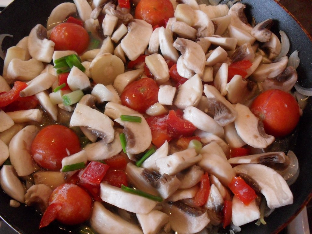 Ceafa de porc cu garnitura de ciuperci si cartofi