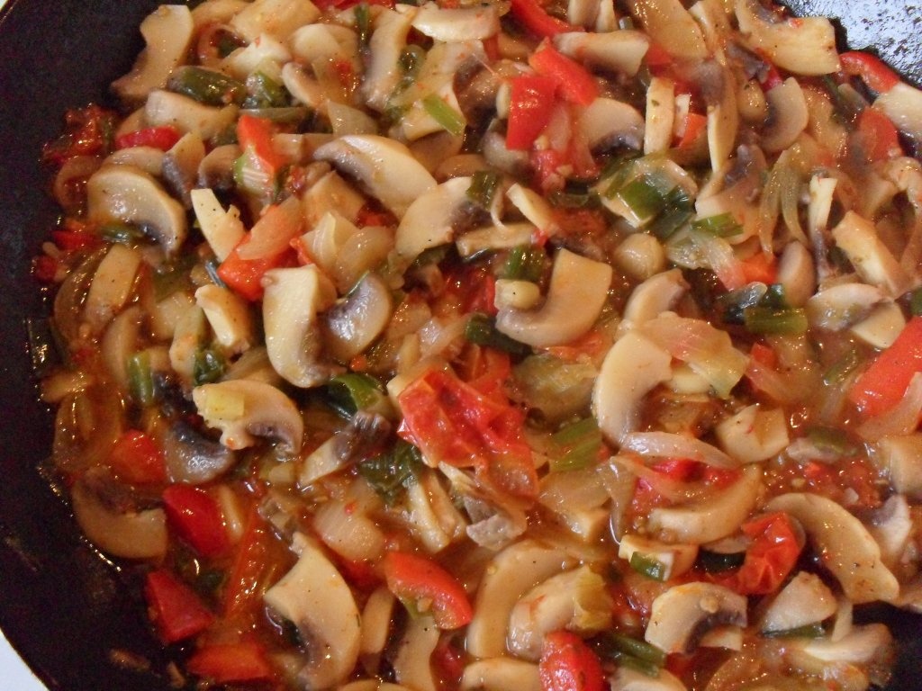 Ceafa de porc cu garnitura de ciuperci si cartofi