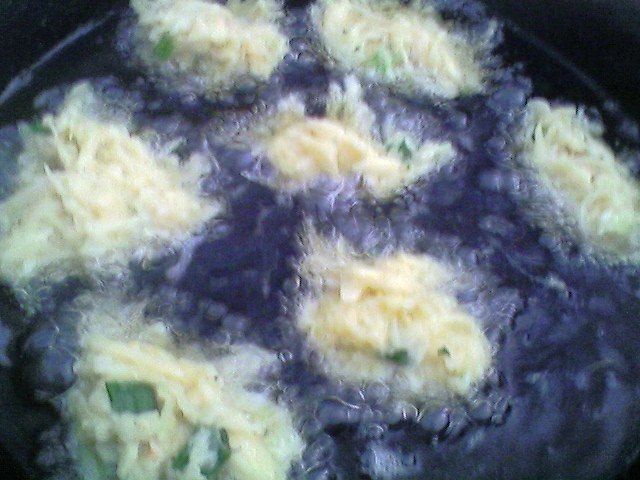 Chiftelute cu cartofi si dovlecel