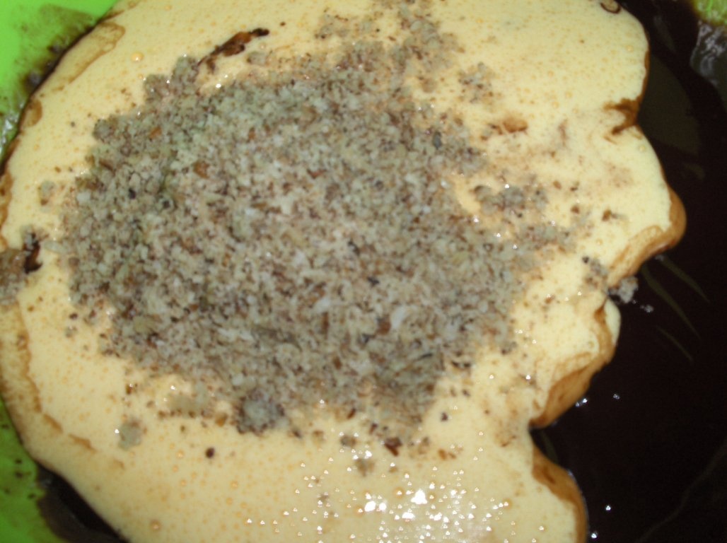 Tort de ciocolata neagra cu crema de frisca(Bolo de chocolate preto)