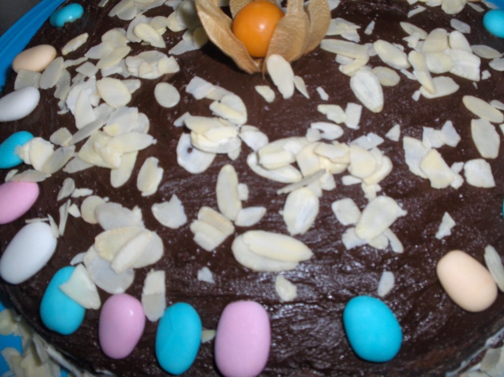 Tort de ciocolata neagra cu crema de frisca(Bolo de chocolate preto)