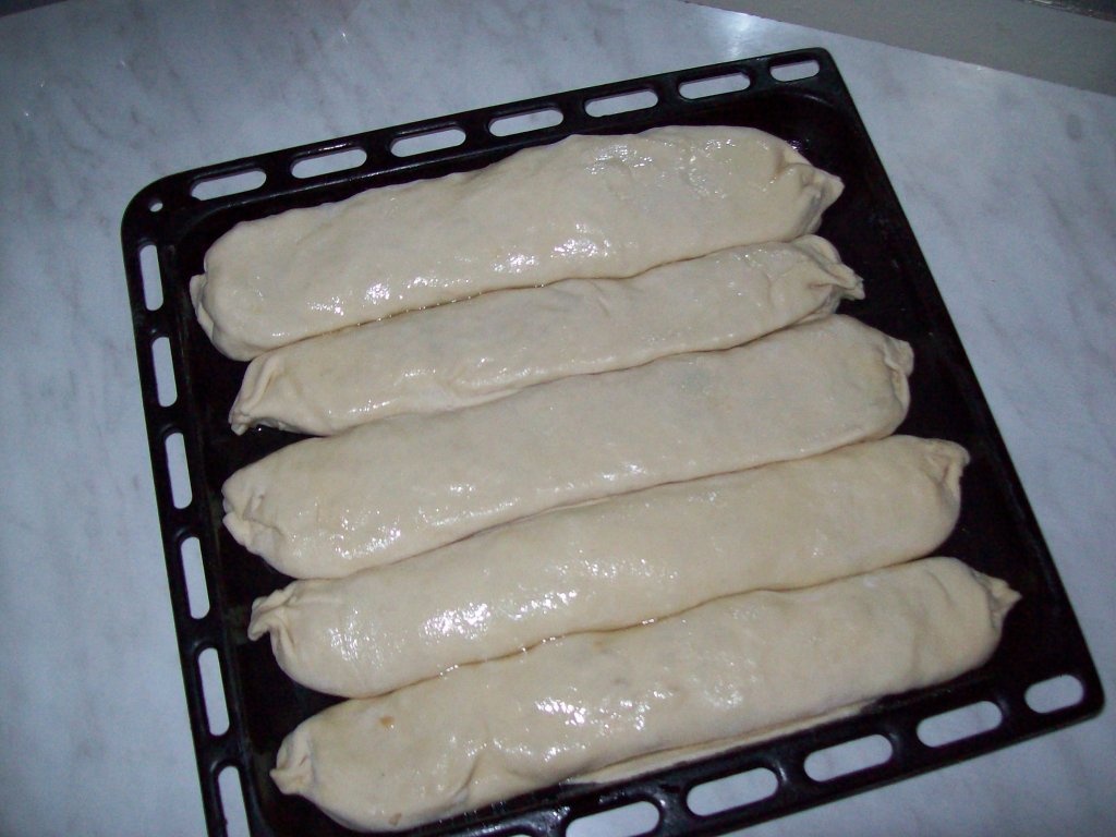 Placinta cu foi subtiri si mere sau varza