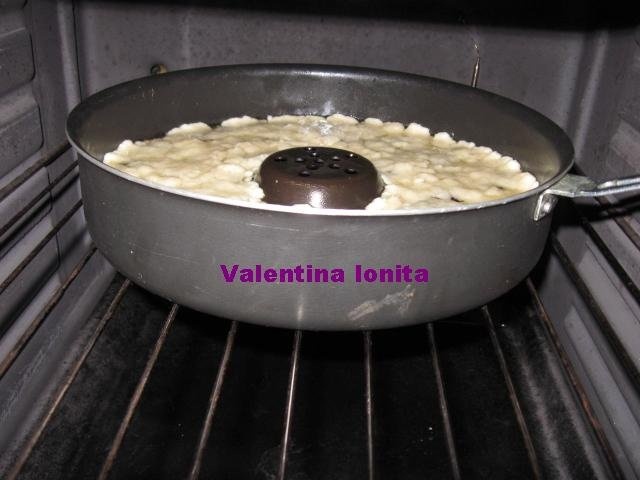 Prajitura sfaramicioasa cu prune uscate