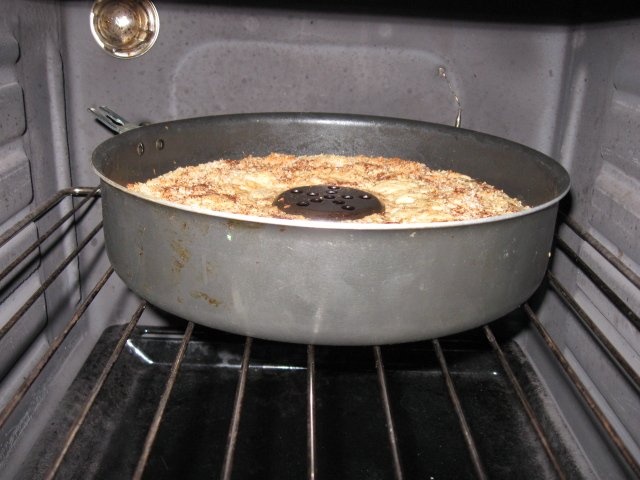 Prajitura sfaramicioasa cu prune uscate