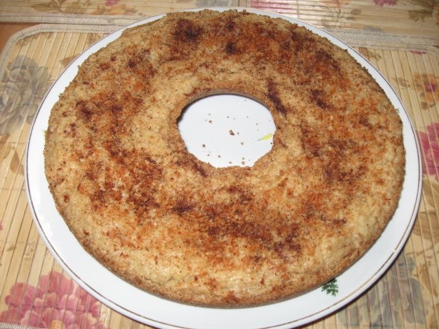 Prajitura sfaramicioasa cu prune uscate