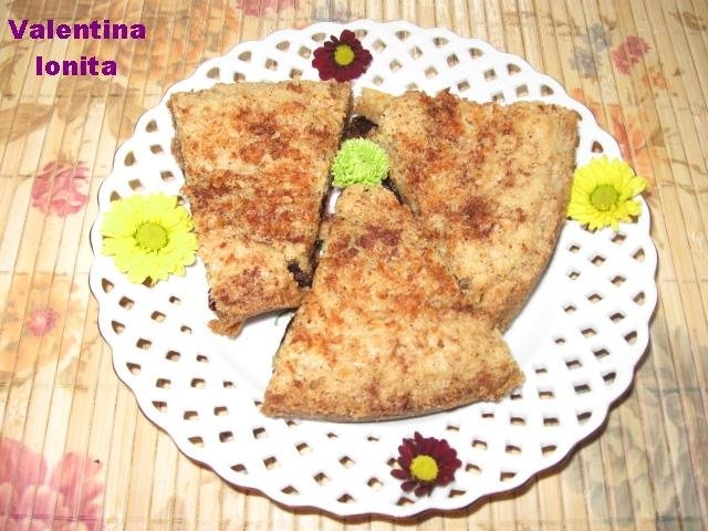 Prajitura sfaramicioasa cu prune uscate