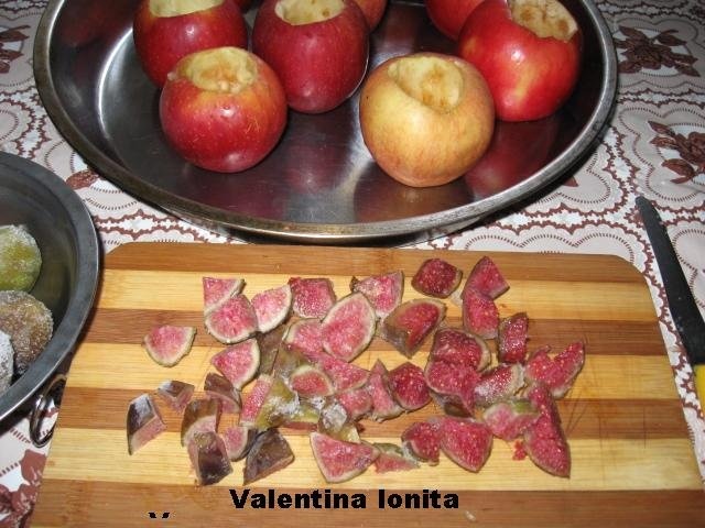 Mere coapte umplute cu smochine