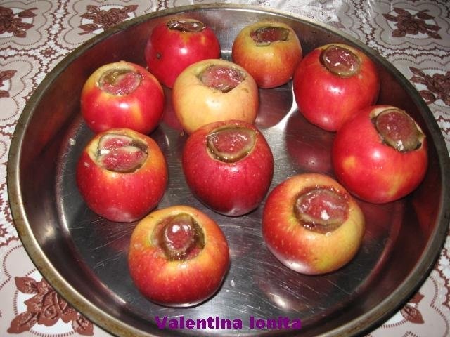 Mere coapte umplute cu smochine