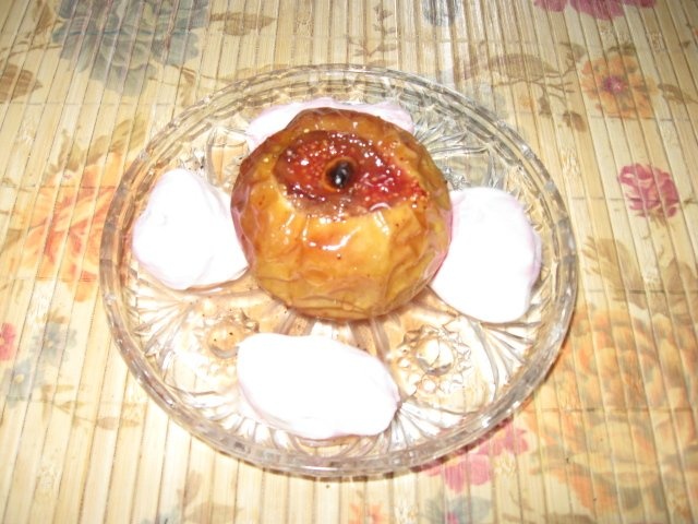 Mere coapte umplute cu smochine