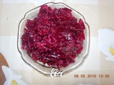 Salata de sfecla rosie cu ulei de struguri