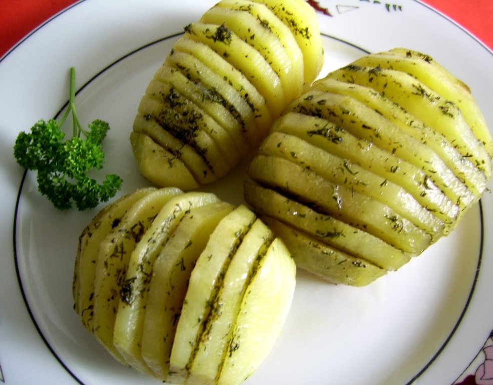Cartofi Hasselback