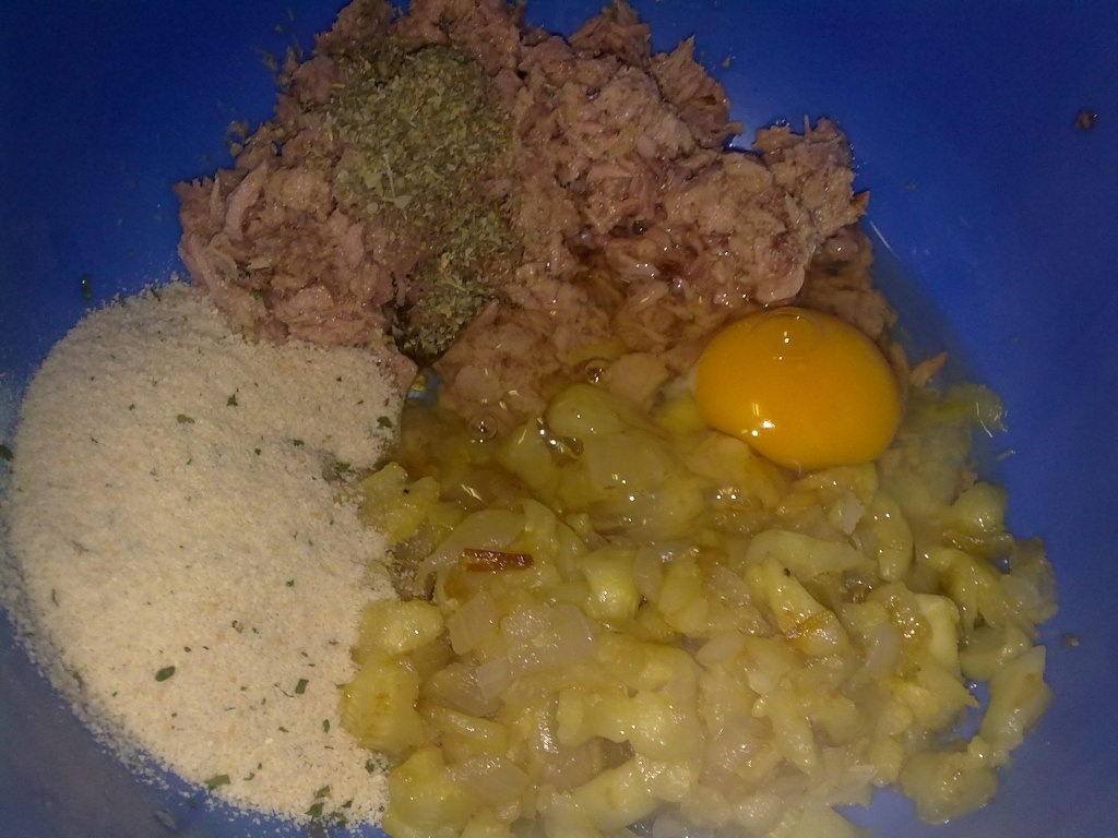 Dovlecei umpluti cu ton la cuptor