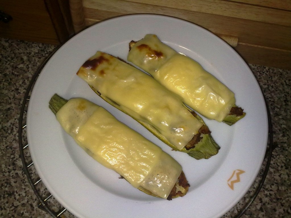 Dovlecei umpluti cu ton la cuptor