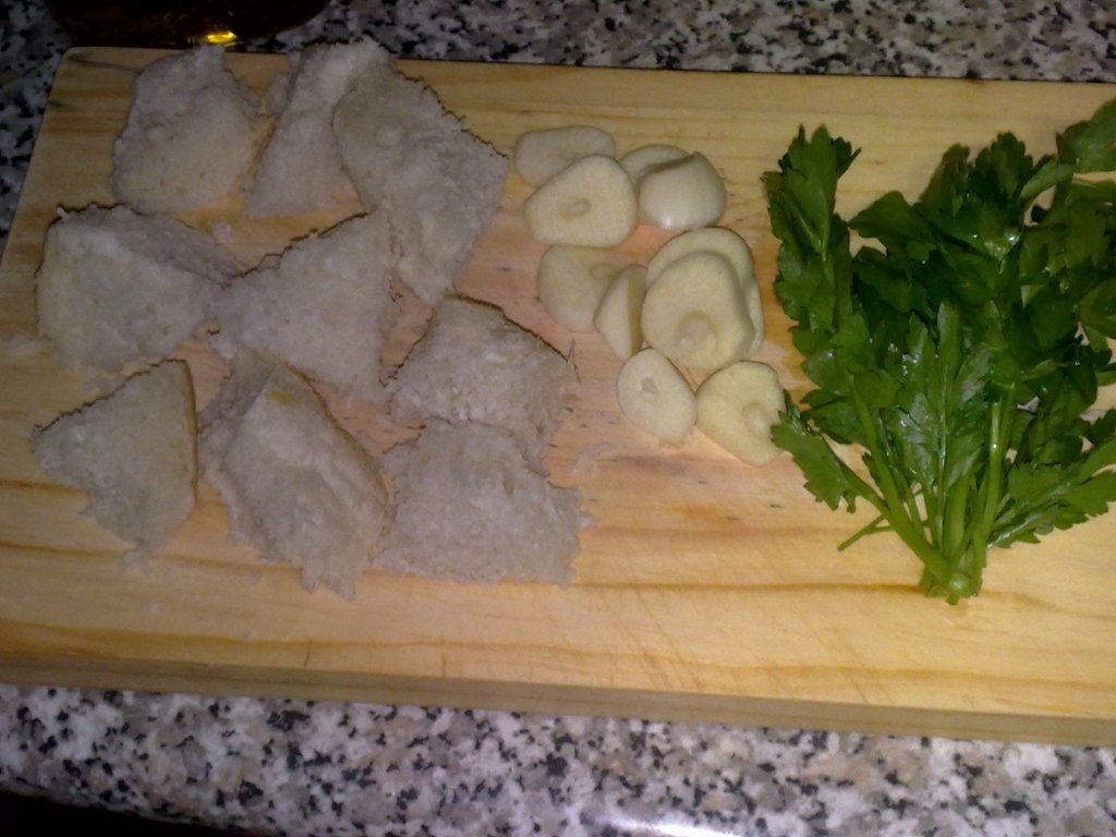 Scoici de riu  in sos.