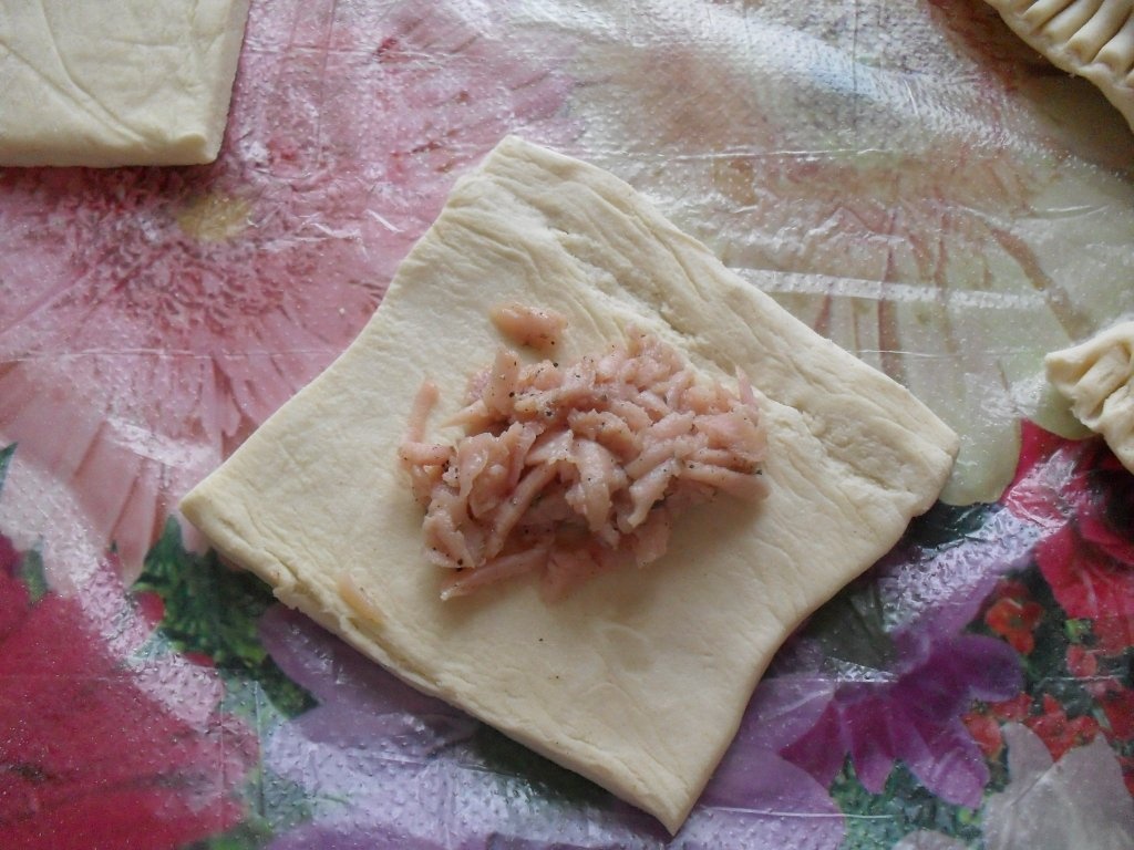 Triunghiuri cu branza sau cu sunca