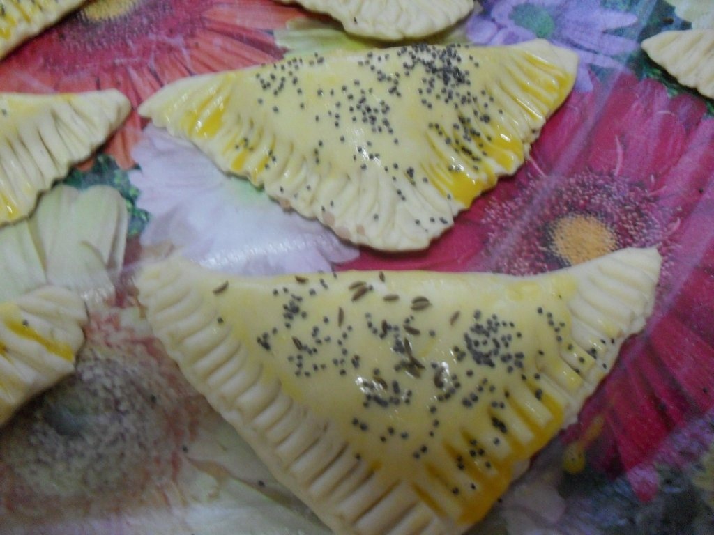 Triunghiuri cu branza sau cu sunca