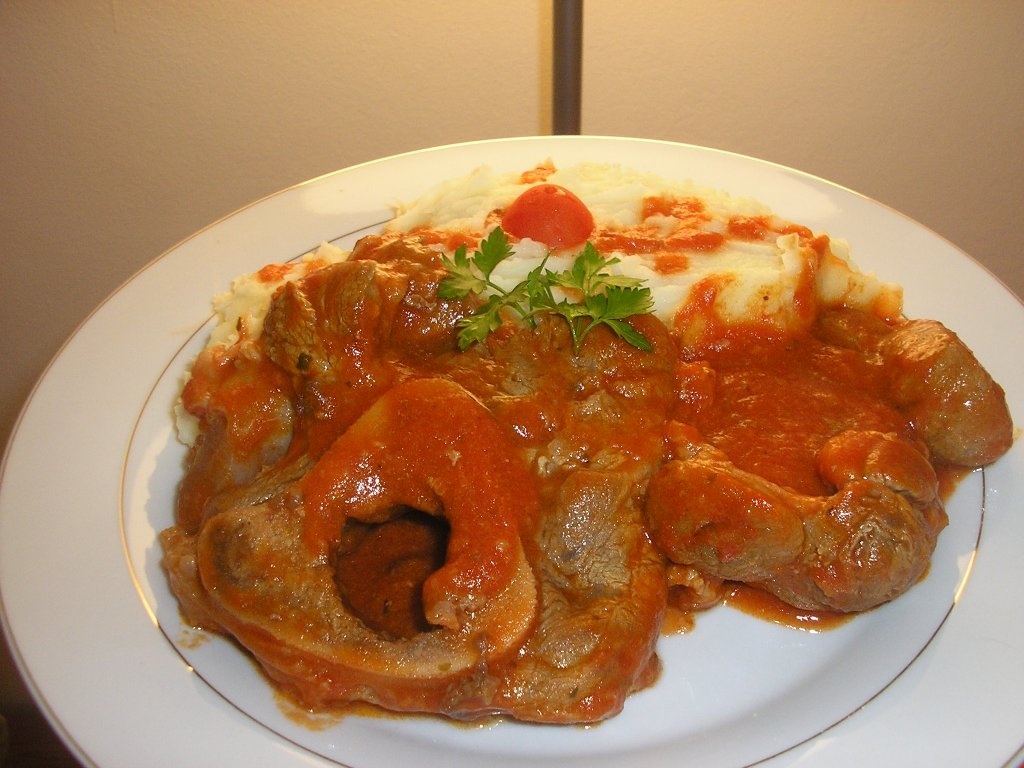 rasol de vita cu sos de rosii